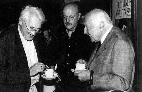 هانس گئورگ گادامر (سمت راست) − یورگن گادامر (سمت چپ)