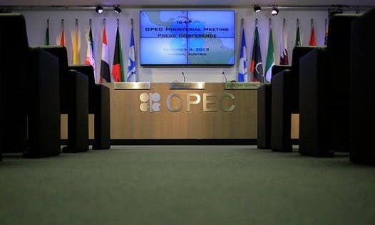 نفت پس از کمیته ناظر بر توافق کاهش تولید نفت اوپک و غیراوپک گران شد - تصویر آرشیوی