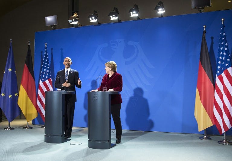 آنگلا مرکل و باراک اوباما در کنفرانس مطبوعاتی پس از دیدار پنج‌شنبه، ۱۷ نوامبر (عکس از AFP)