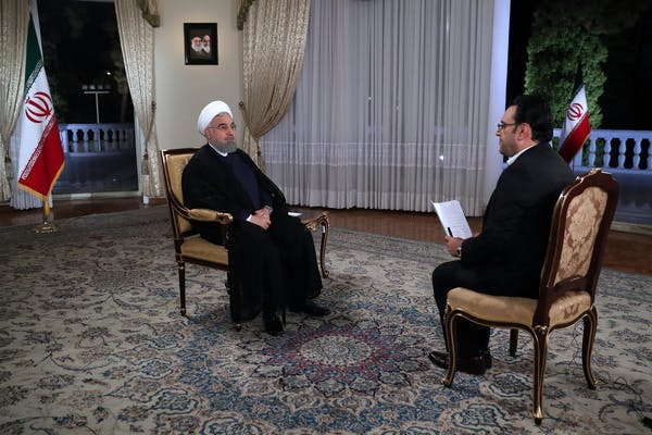نمایش خود به عنوان رئیس جمهوری نظام، حسن روحانی در صحبت تلویزیونی شامگاه ۸ شهریور