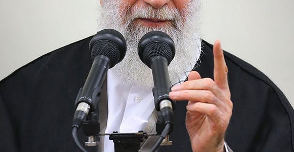 خامنه‌ای در دیدار با «نخبگان و دانشجويان بسيجي مدال‌آور دانشگاه شريف»، ۱۳ دی ۱۳۹۵