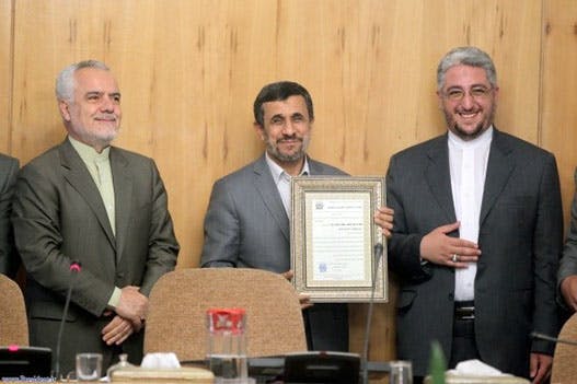 از راست: علیرضا ابوالفضلی، محمود احمدی‌نژاد و محمدرضا رحیمی