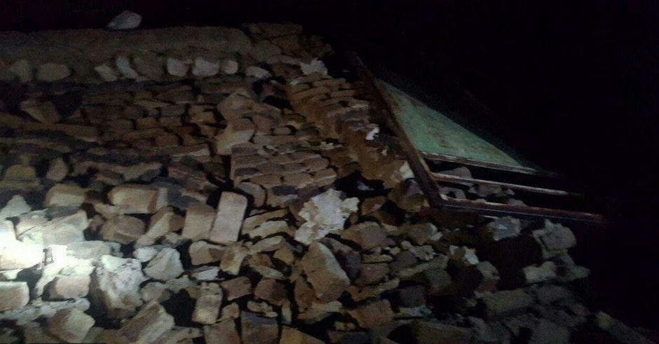 ویرانی در روستایی در قصر شیرین. منبع عکس: شبکه‌های اجتماعی