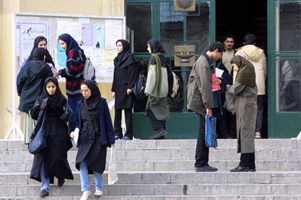 مجلس شورای اسلامی: نرخ بیکاری جوانان تحصیلکرده به 60 درصد رسید ۷۸ زنان در استان‌ها نیز بیکارند. (عکس: آرشیو)
