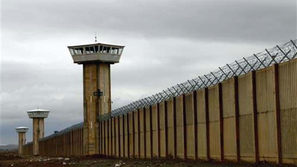 زندان فشافویه، همچنین مشهور به زندان حسن آباد قم با نام رسمی ندامتگاه مرکزی تهران بزرگ. این زندان در ٣٢ کیلومتری جنوب پایتخت قرار دارد