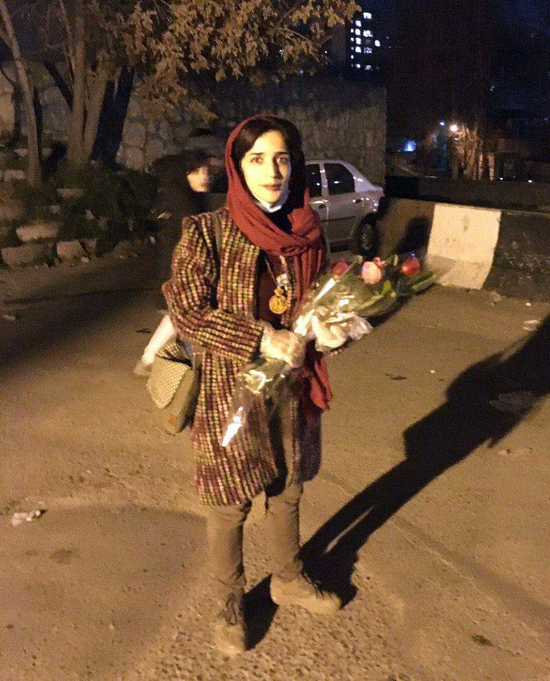 لیلا حسین‌زاده، چهارشنبه ۲۱ اسفند، بیرون از زندان: مرخصی به قید وثیقه