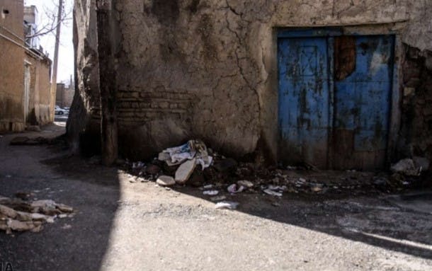 یک خانه مسکونی در آستانه‌ی تخریب در حسن‌آباد