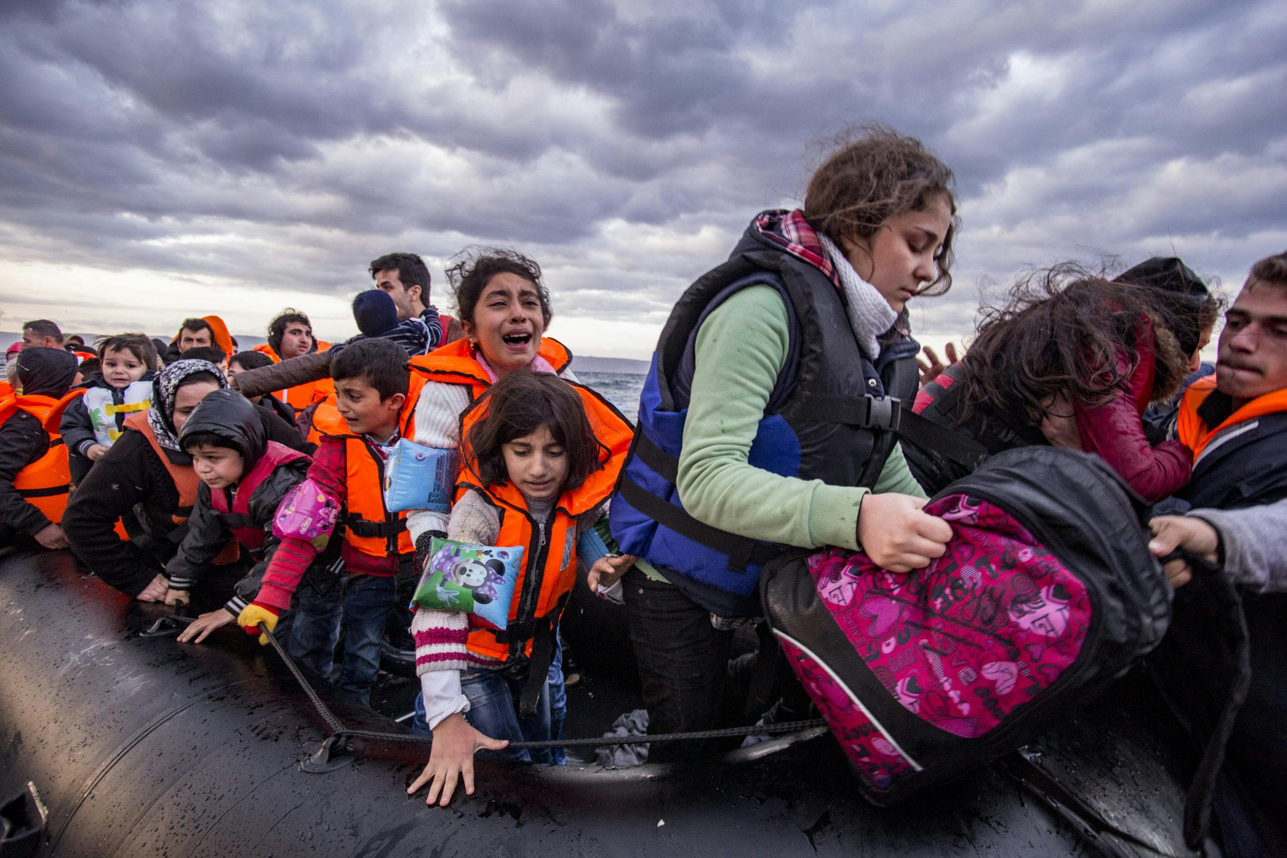 تصویری از پناهجویان درقایقی در سواحل یونان