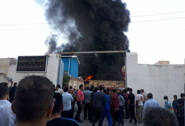 یکشنبه ۲۹ تیر کارخانه چاپ سلفون در جاده تبریز آذرشهر دچار آتش‌سوزی شد.علت این آتش سوزی و میزان خسارت وارده هنوز اعلام نشده است.