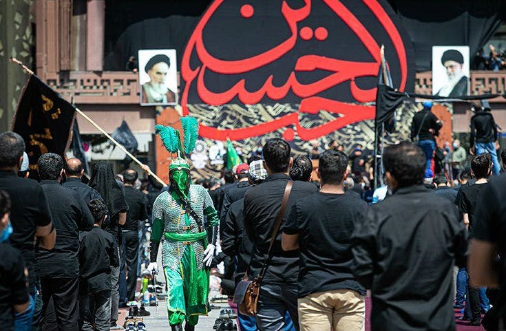 برگزاری مراسم عزاداری در ایام همه‌گیری ویروس کرونا در ایران (عکس: فواد اشتری، تسنیم)