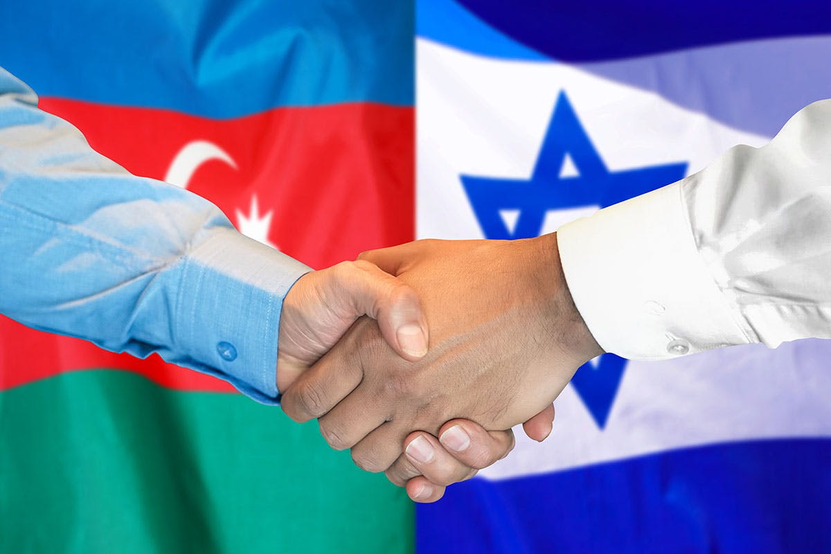 اسرائیل و آذربایجان − هر چه می‌گذرد با گرمی بیشتر دست همدیگر را می‌فشرند − تصویر از Shutterstock