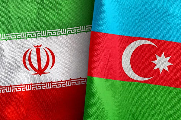 پرچم‌های جمهوری اسلامی ایران و جمهوری آذربایجان