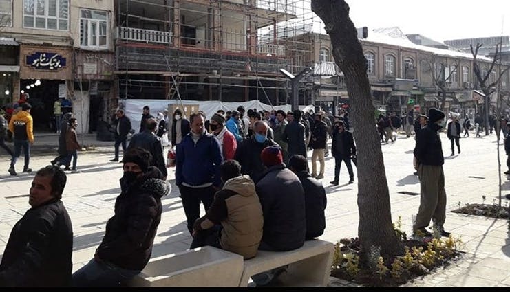 تجمع دستفروشان خیابان فردوسی سنندج − ۱۳ دی ۱۳۹۹
