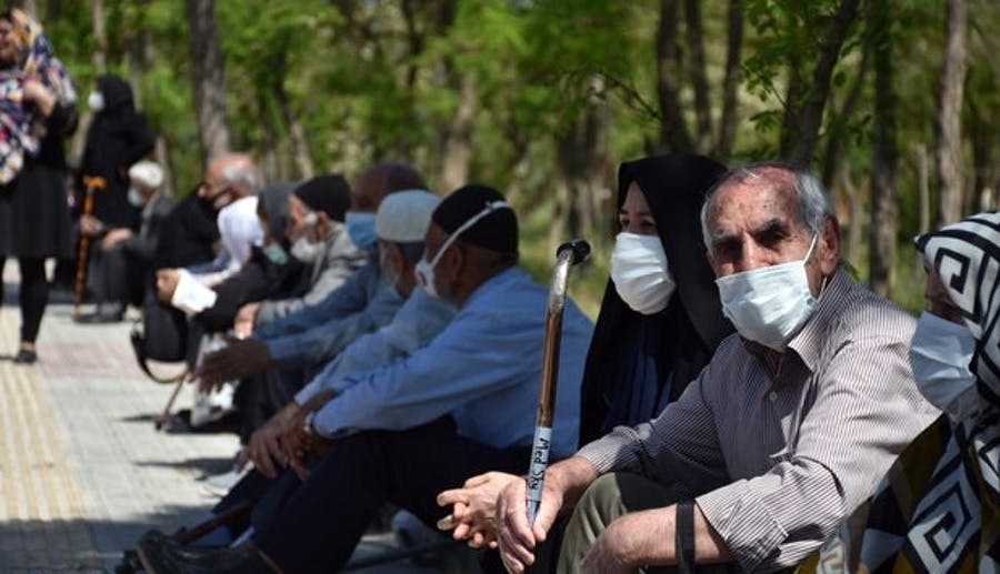 یک مرکز واکسیناسیون علیه کرونا، تهران، تیر-مرداد ۱۴۰۰