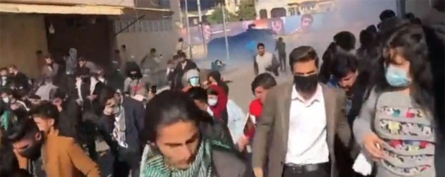 تظاهرات دانشجویان معترض در اقلیم کردستان عراق، ۲۳ نوامبر ۲۰۲۱، از شبکه‌های اجتماعی