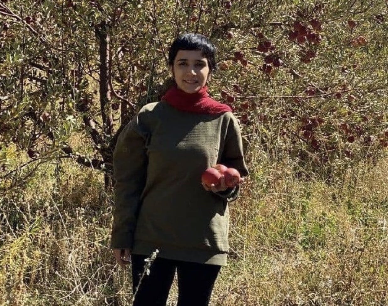 لیلا حسین‌زاده را در زندان عادل آباد حبس کرده‌اند