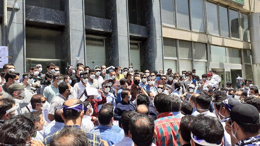 ۱۲ شهریور ۱۴۰۱: تجمع اعتراضی کارکنان رسمی شرکت نفت در تهران