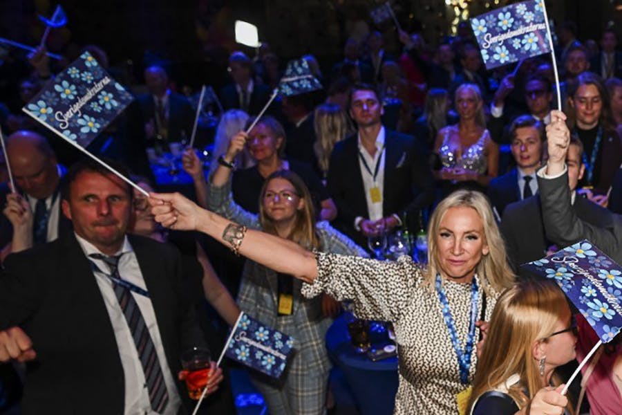 جشن حزب دموکرات‌های سوئد پس از کسب موفقیت در انتخابات سپتامبر ۲۰۲۲، عکس از AFP