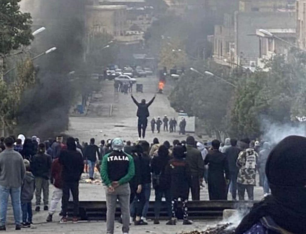 مهاباد، ۵ آبان معترضان خیابان را مسدود کردند