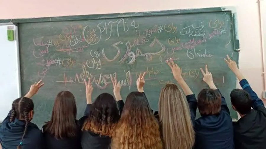 دختران دانش‌آموز: به نام آزادی، آبان ۱۴۰۱