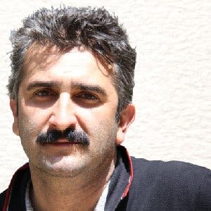 محمود طراوت‌روی