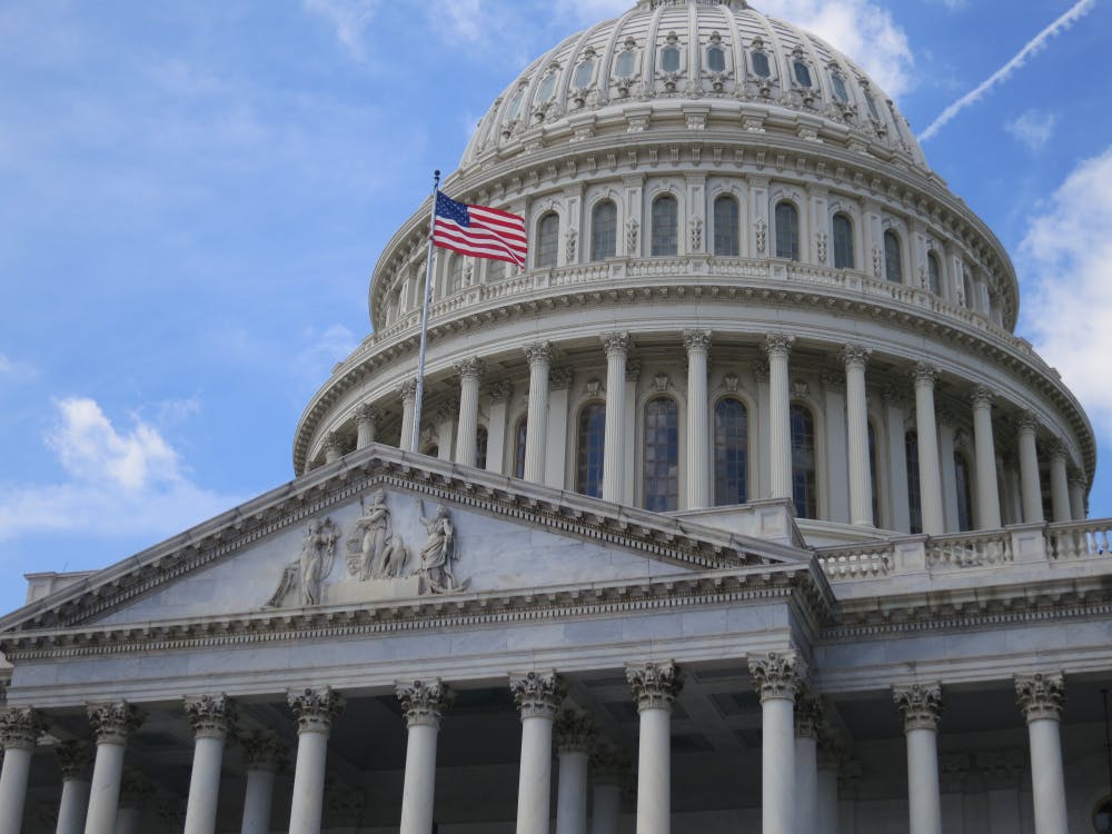 ساختمان کنگره آمریکا در واشنگتن - عکس از شاتراستاک