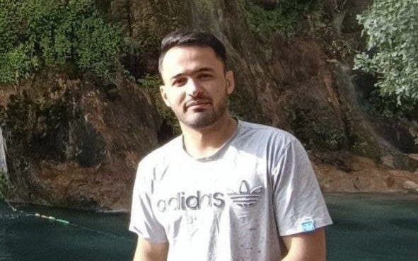 تصویر علی محمد نظری شیاسی دانشجوی دانشگاه اصفهان که به پنج سال حبس و دسال ممنوعیت خروج از کشور متهم شده است