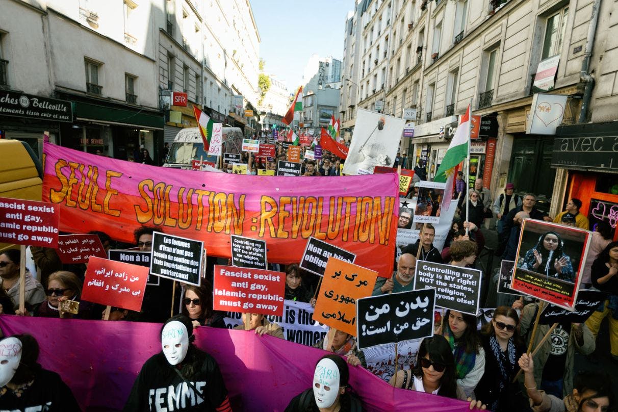 تصویر تظاهرات در پاریس