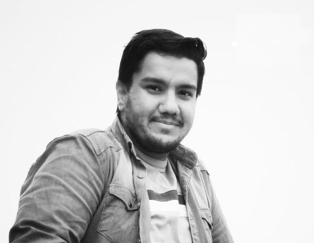 میلاد علوی، خبرنگار روزنامه شرق در یازدهم دی ماه پس از احضار به دادسرای اوین بازداشت شد.