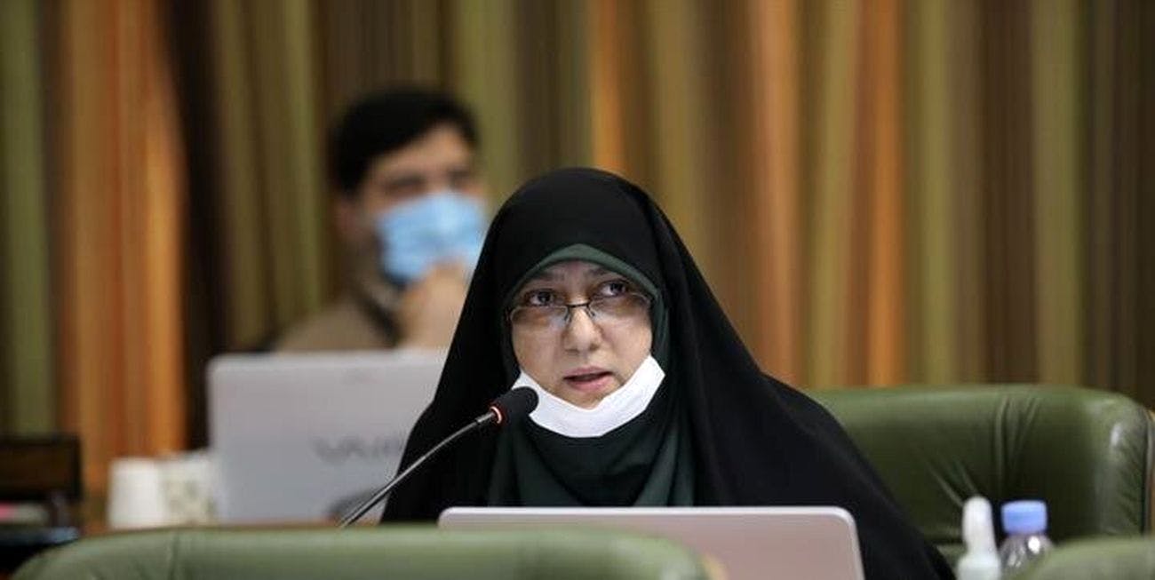 نرگس معدنی‌پور، عضو شورای شهر تهران دخترش را با حقوق سی میلیون تومان در شورای استخدام کرده است.