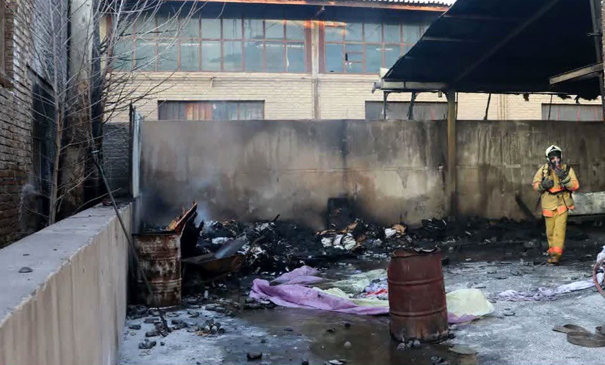 آتش‌سوزی در کارخانه سیانس قزوین موجب مرگ چهار کارگر و مصدومیت دو کارگر شد.- ۲۰ دی ۱۴۰۱