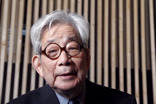 کنزابورو اوئه، نویسنده ژاپنی برنده جایزه نوبل ادبی و یکی از فعالان صلح در جهان درگذشت