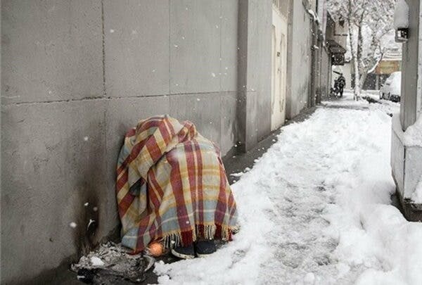 تصویر یک بی‌خانمان در ایران