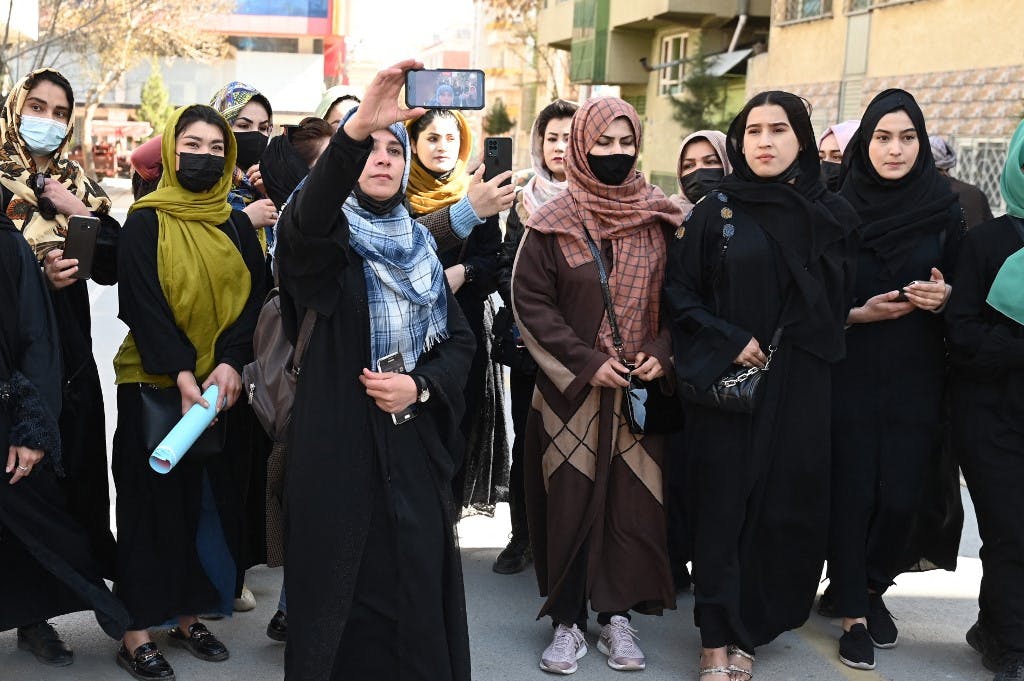 زنان کنشگر افغانستان در کابل به مناسبت هشت مارس ۲۰۲۳ گرد آمدند ــ عکس: AFP