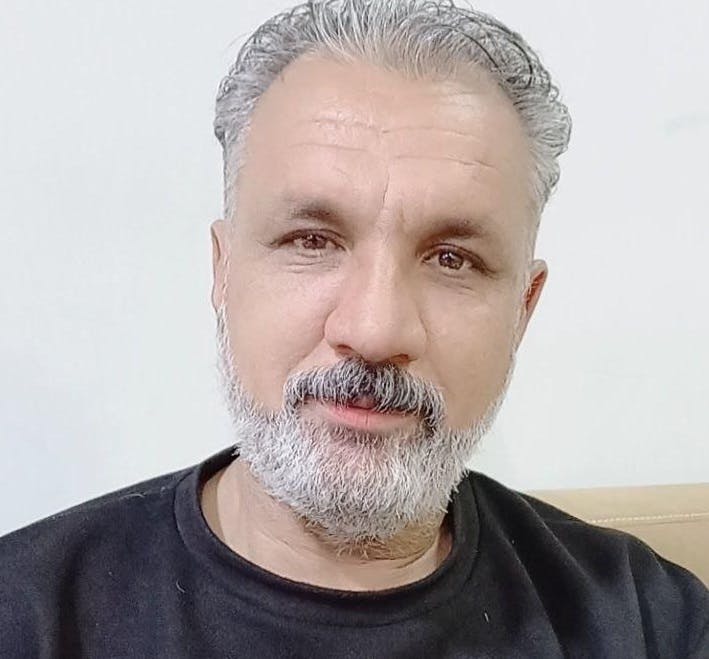 احمد علیزاده معلم در آبدانان را به ۱۳ سال زندان، دو سال تبعید و دو سال منع تحصیل محکوم کردند.