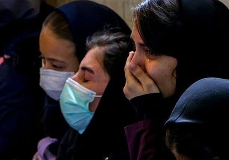 دانش‌آموزان شیرازی پس از حمله شیمیایی به مدرسه‌شان ــ عکس: تسنیم