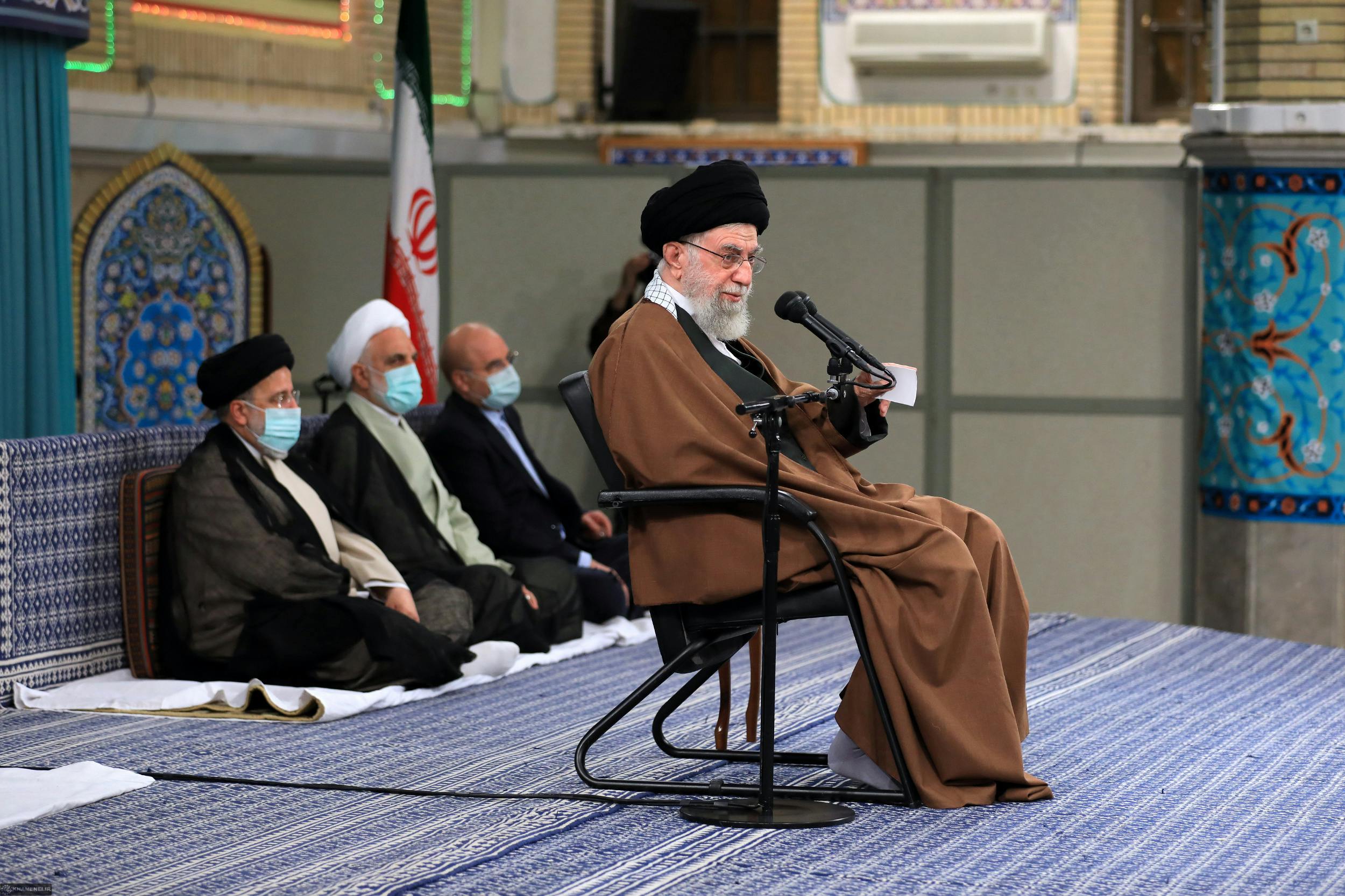 تصویر تزئینی: علی خامنه‌ای در کنار مدیران ارشد جمهوری اسلامی