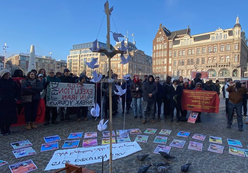تجمع «علیه سرکوب، برای مقاومت» در آمستردام، ۲۱ ژانویه ــ عکس: زمانه
