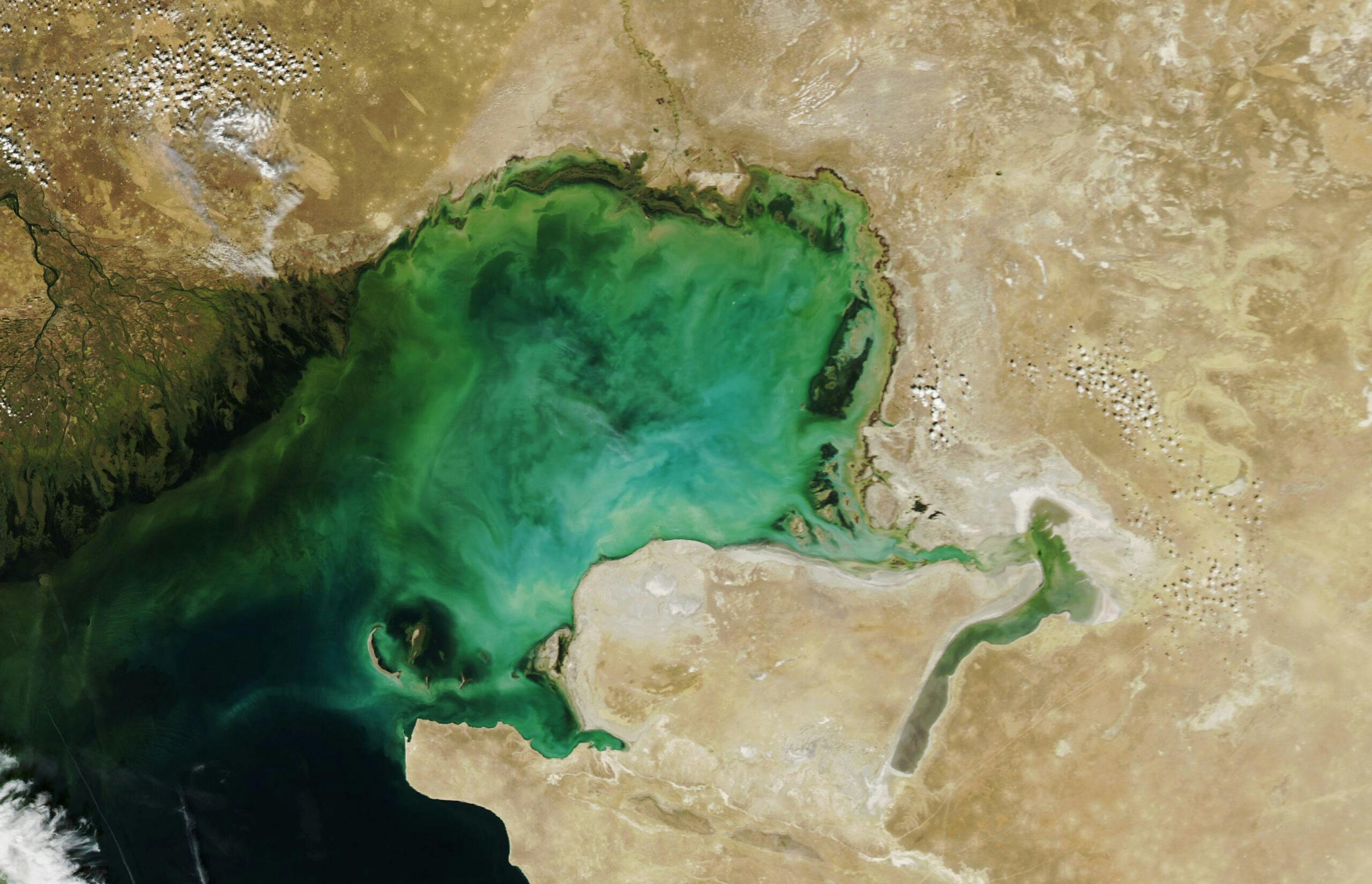 تصویر ناسا از وضعیت آب دریای خزر در ۲۰ سپتامبر ۲۰۰۶ میلادی