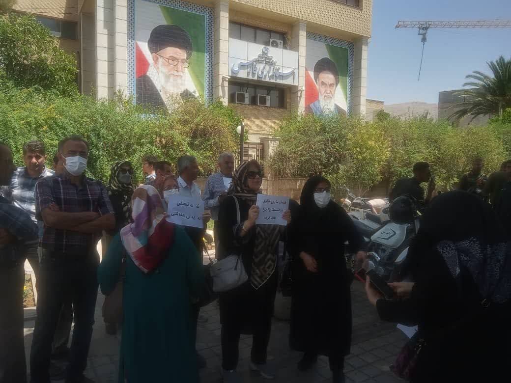 اعتراض بازنشستگان کشوری و تأمین اجتماعی چهارشنبه ۲۴ خرداد در شیراز ــ عکس: شبکه‌های اجتماعی