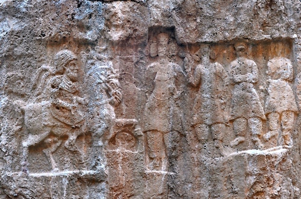 نقش‌برجسته خونگ اژدر یکی از آثار باستانی استان خوزستان، در ۱۵ کیلومتری شهرستان ایذه در منطقه طایفه نوروزی در شرق روستای خونگ اژدر
