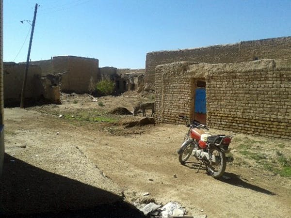 خانه‌های متروکه روستای فیض‌آباد همدان