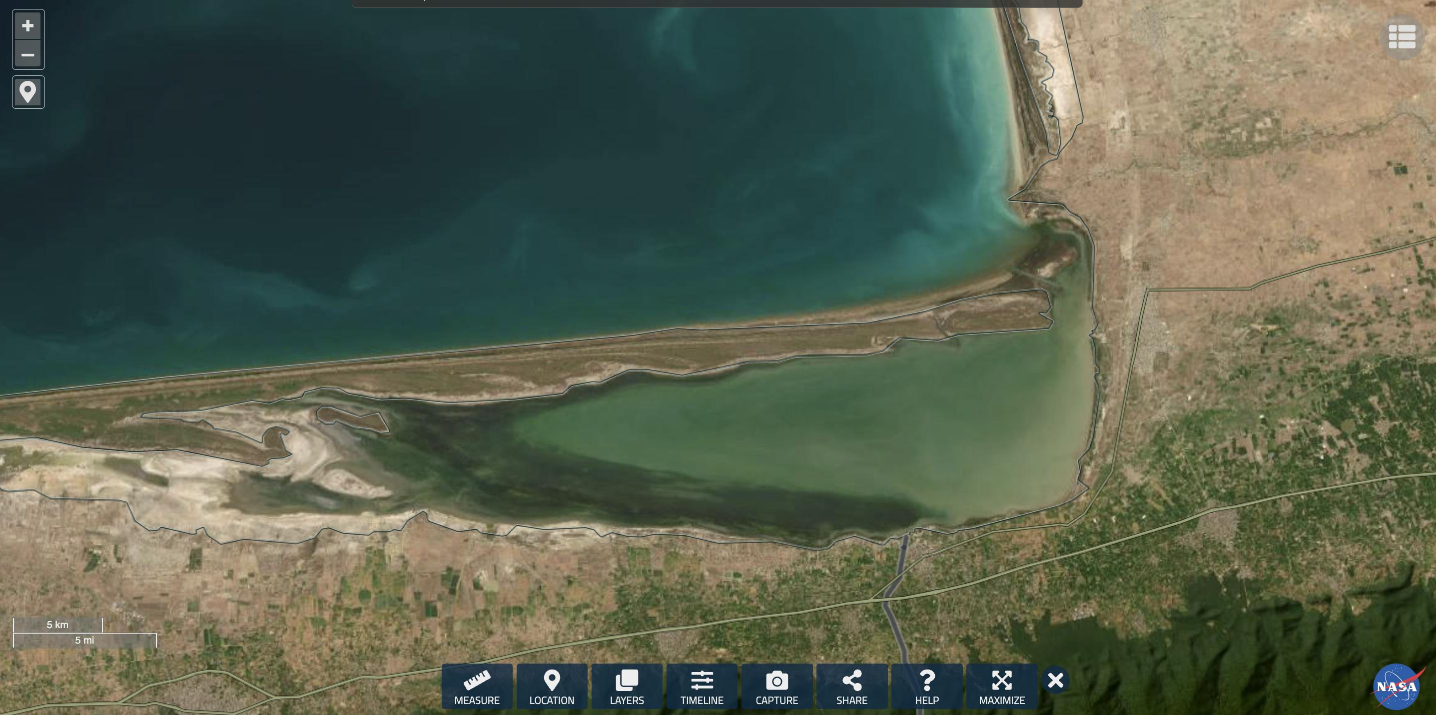 خلیج گرگان با کاهش آب به‌واسطه تبخیر، نرسیدن حق آبه از گلستان و مازندران و کاهش سطح آب دریای خزر رنج می‌برد. تصویر از ناسا