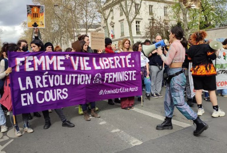 فمینیست‌ها برای ژینا در پاریس، ششم آوریل ۲۰۲۳ ــ عکس: اینستاگرام فمینیست‌ها برای ژینا