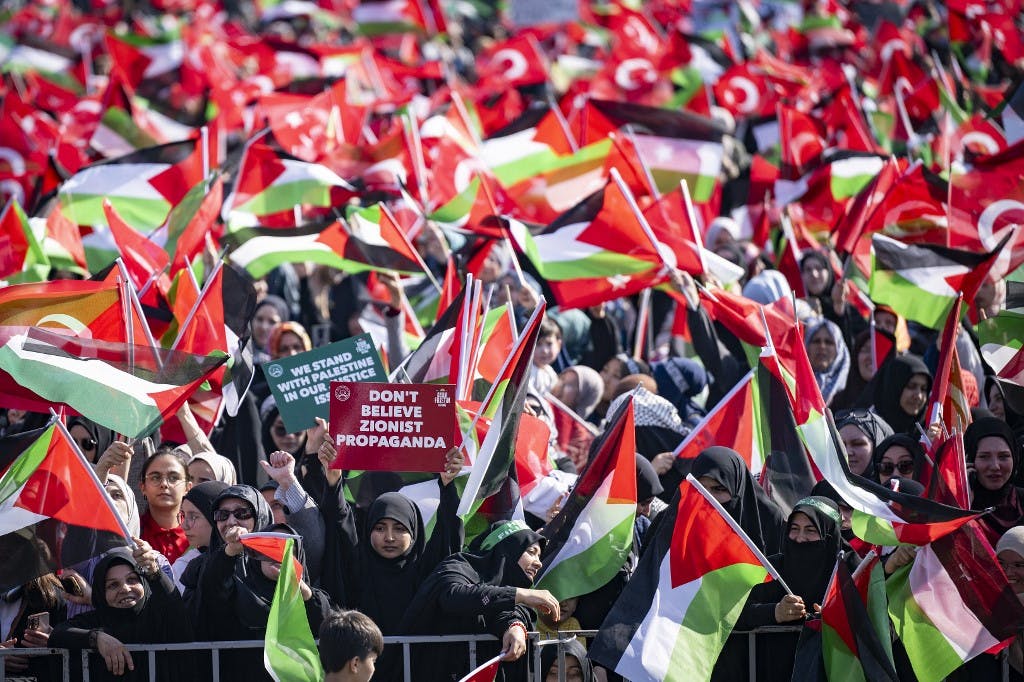 ۱۵ اکتبر ۲۰۲۳، تظاهراتی در استانبول در دفاع از مردم فلسطین و علیه بمباران غزه، عکس از AFP