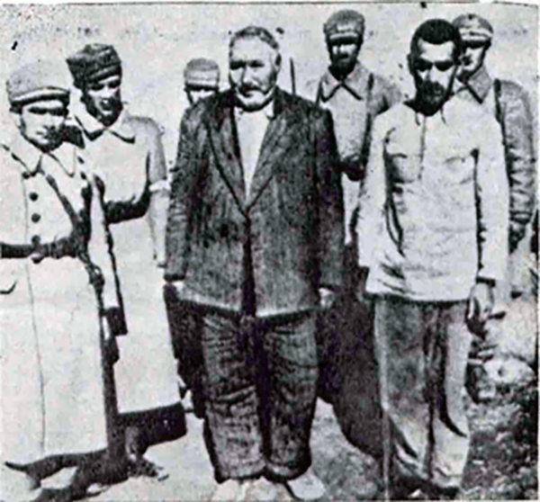 مصداقی شهردار دمکرات مراغه قبل از اعدام.