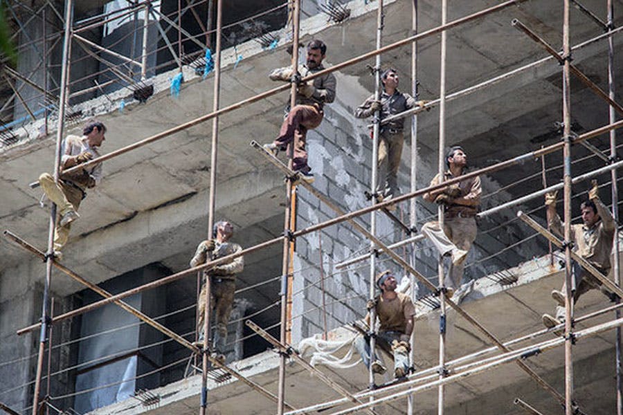 کارگران ساختمان − سرپناه‌سازان خود بی‌سرپناه‌اند