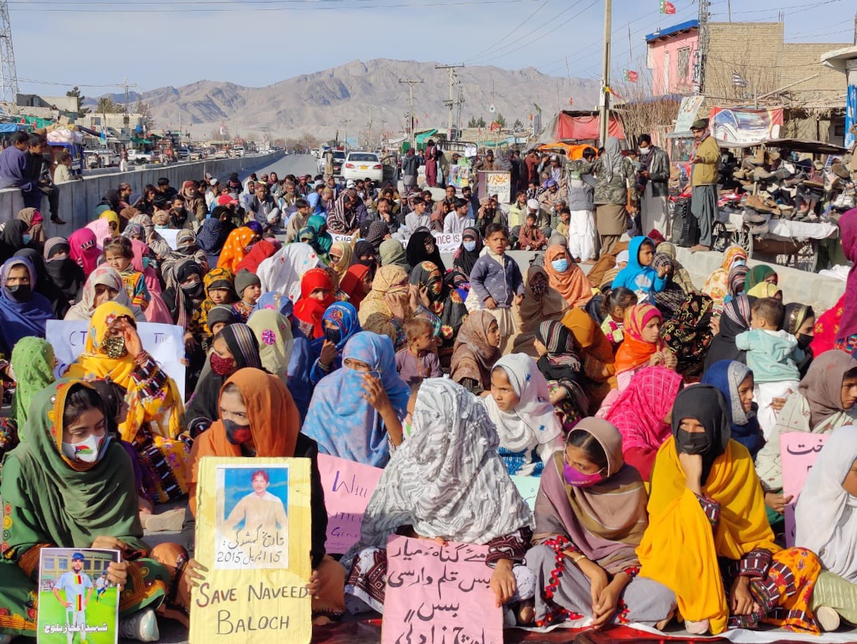 زنان دادخواه بلوچستان در اعتراض به ناپدیدسازی قهری بلوچ ها. دی 1402