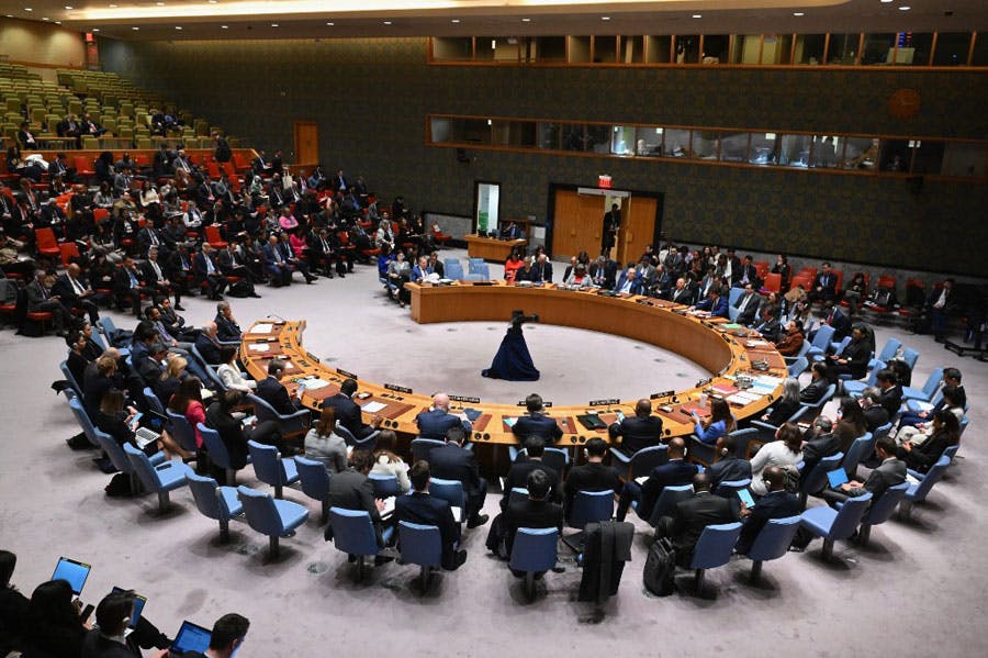 تصویری از میز نشست شورای امنیت سازمان ملل متحد در مقر سازمان ملل متحد در نیویورک