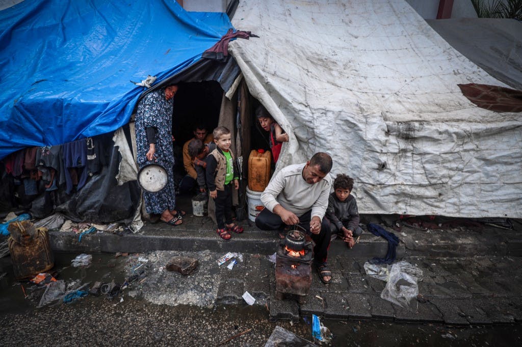 تصویری از یک چادر آوارگان در رفح (عکس از MOHAMMED ABED / AFP)